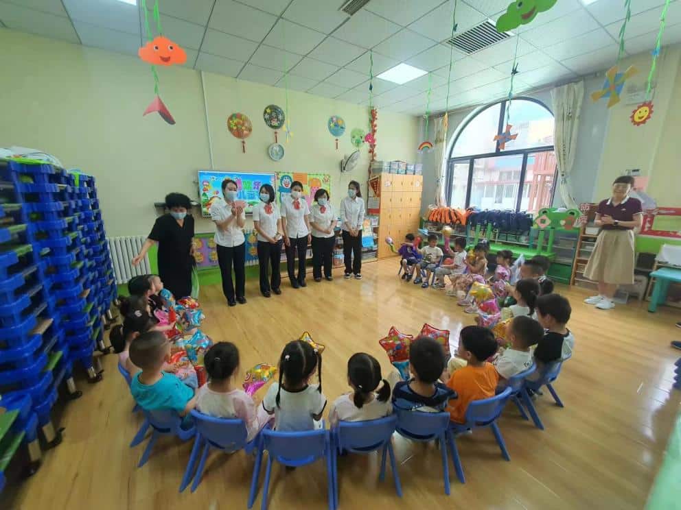 Theme Education|Tianjin Rural Commercial Bank enters the campus to actively carry out financial knowledge popularization activities