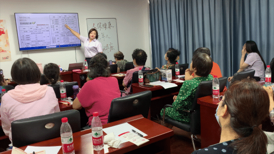 PICC Health Tianjin Branch organizes seminars on smart technology for the elderly and anti-fraud