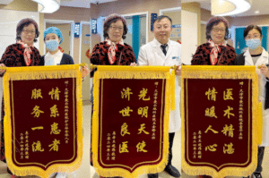 After getting rid of depression and regaining sight, Tianjin University Aier Eye Hospital received a “belated thank you”